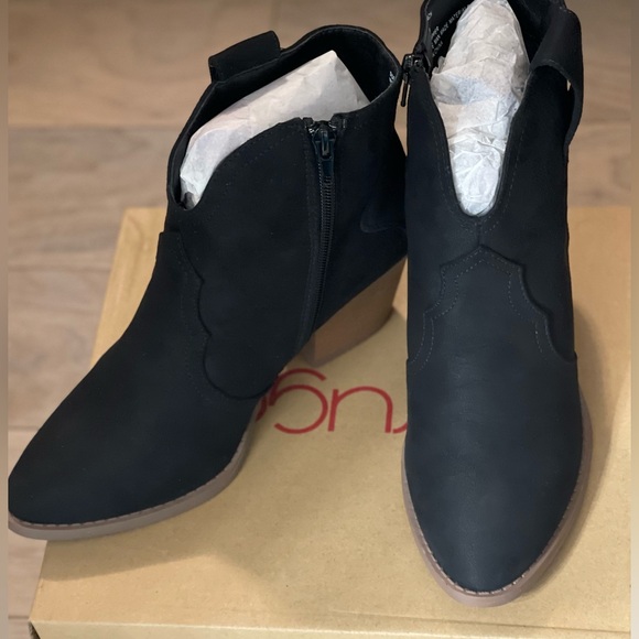 Sugar ,Black shoes , size 7.5 -NWT - Picture 4 of 7